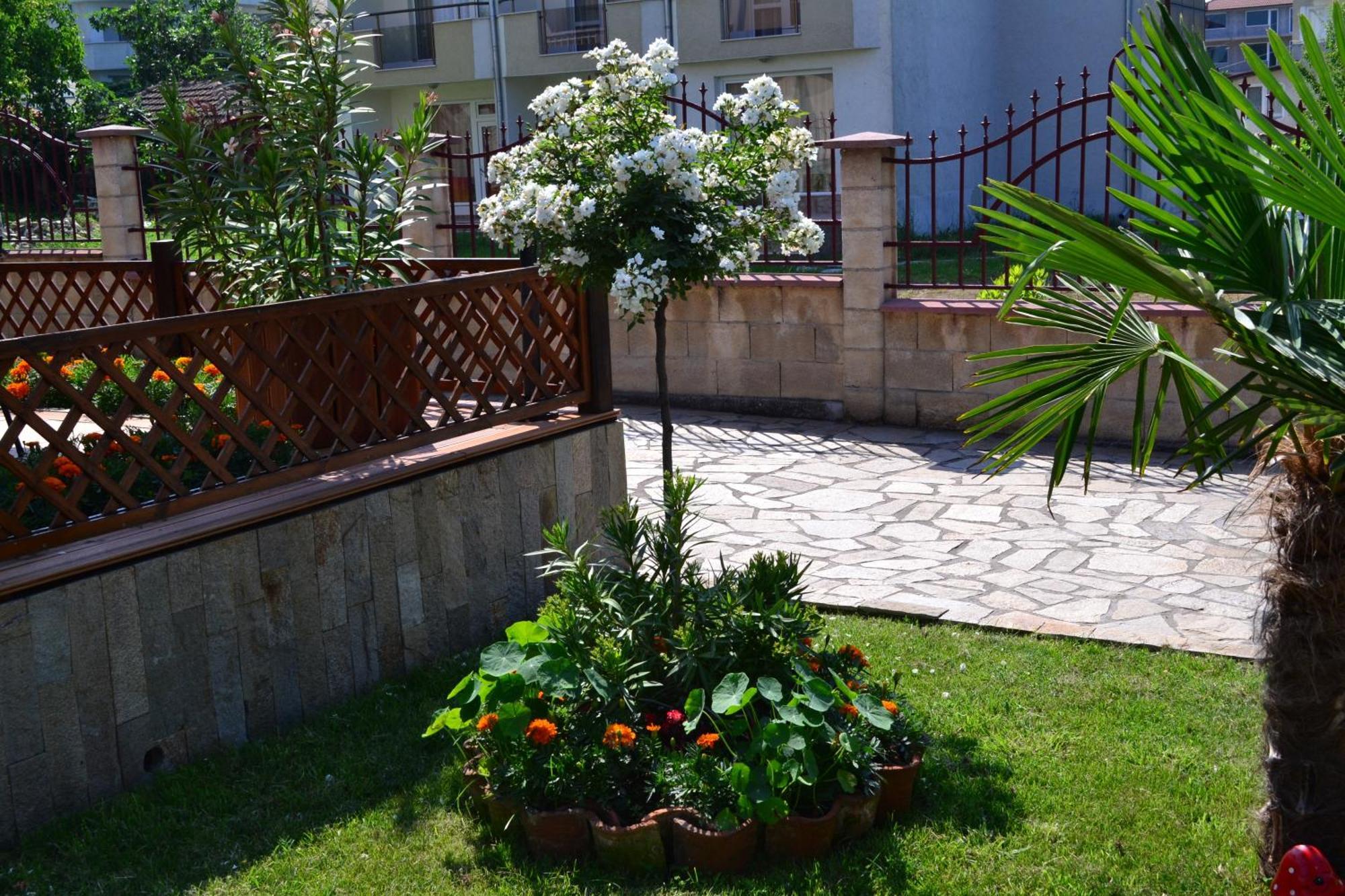 Saint George Family Hotel Lozenets Exterior photo